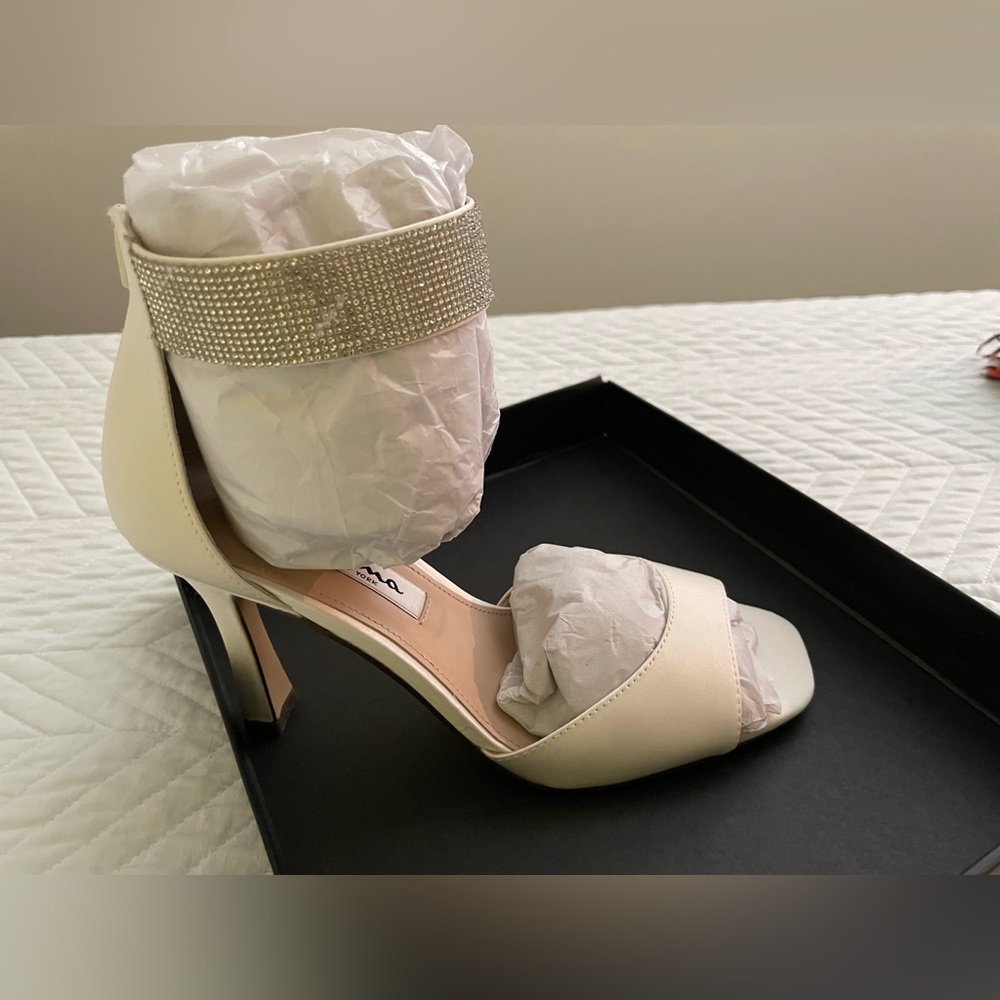 Size 6M Nina Sandal Heel! Ivory Luster Satin